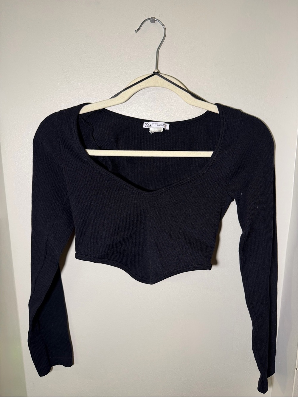 Zara Black Ribbed V-Neck Long Sleeve Crop